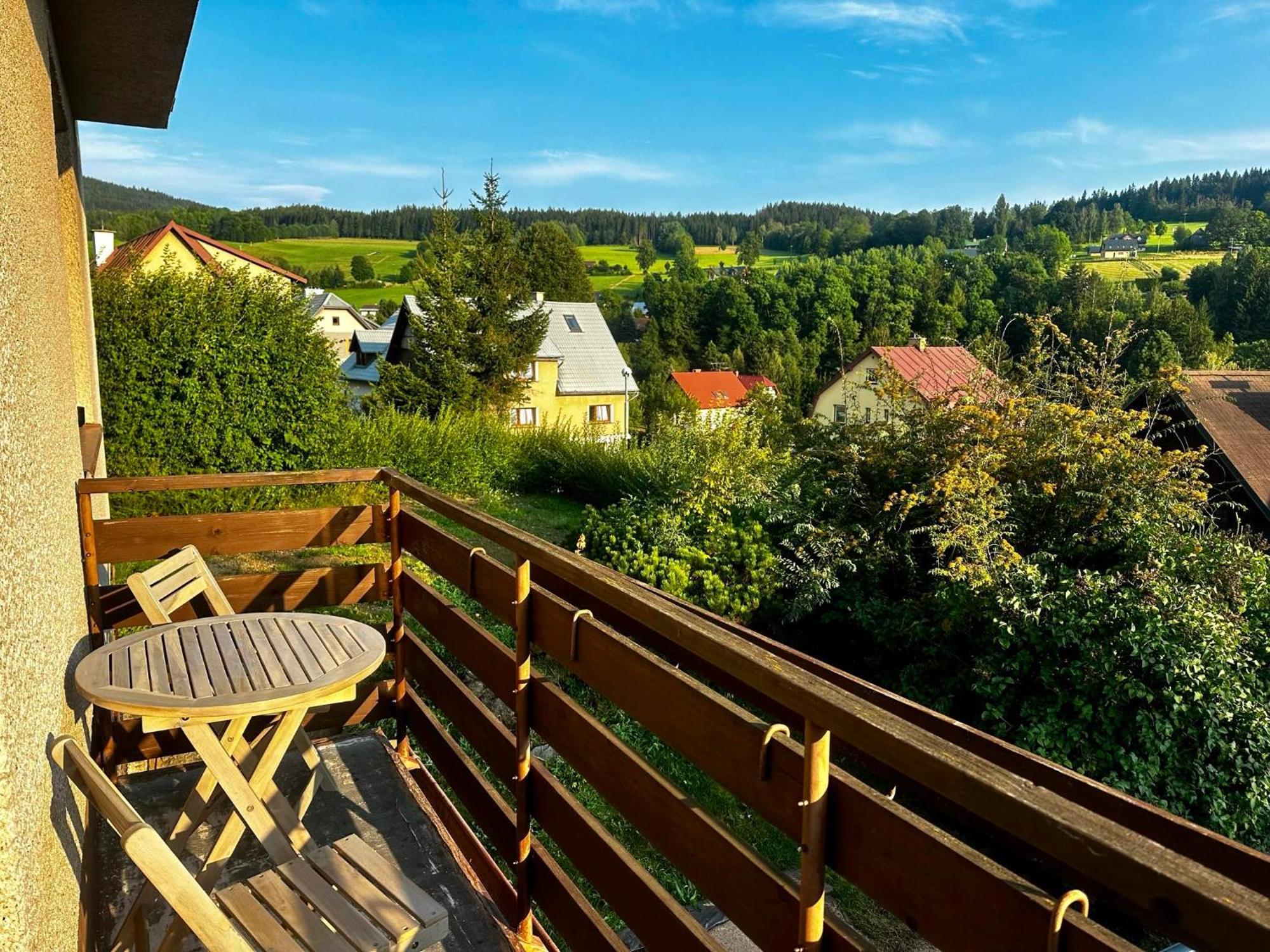 Apartmany Berlin - Рокитнице над Ийзероу Екстериор снимка