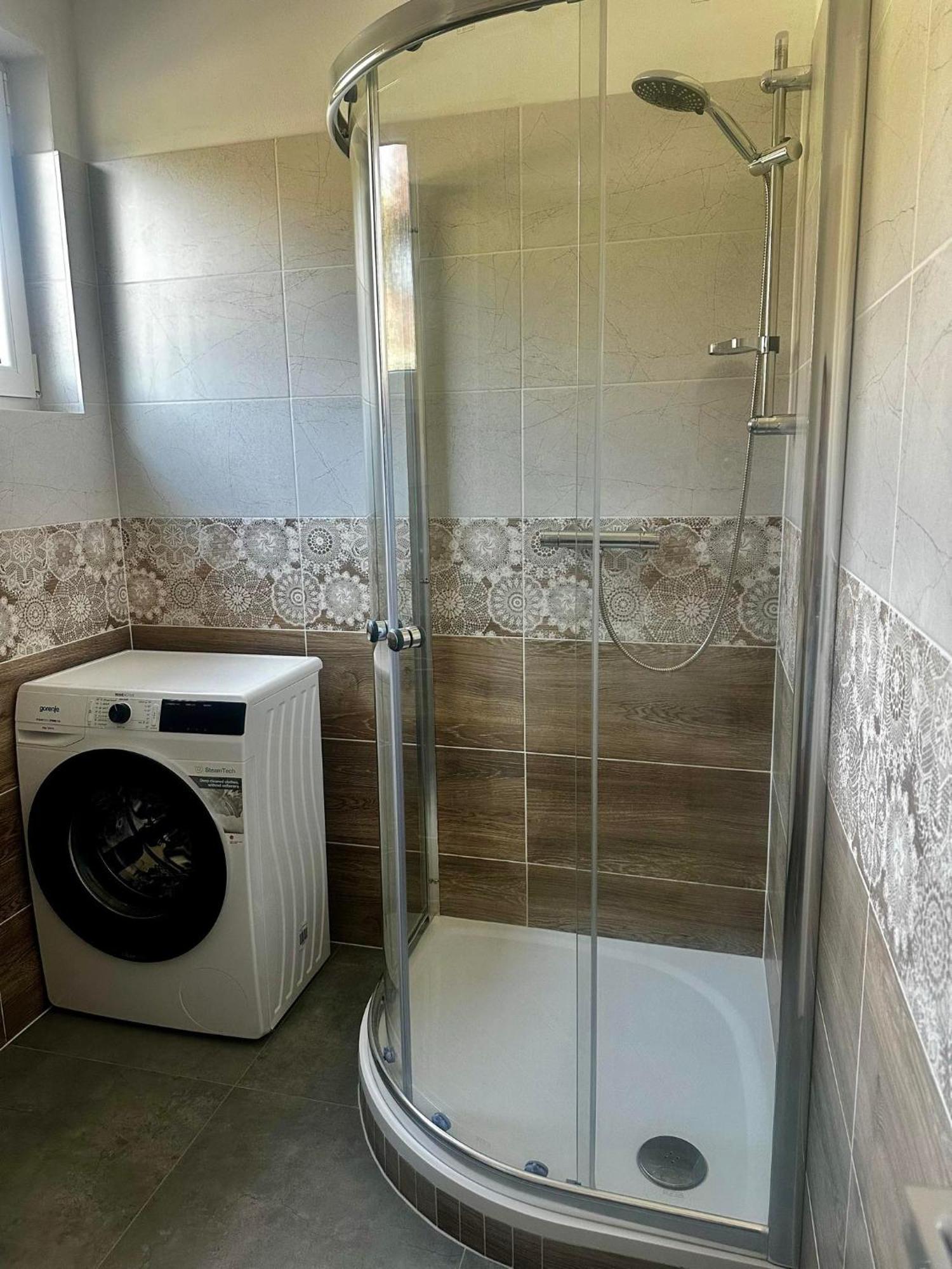 Apartmany Berlin - Рокитнице над Ийзероу Екстериор снимка