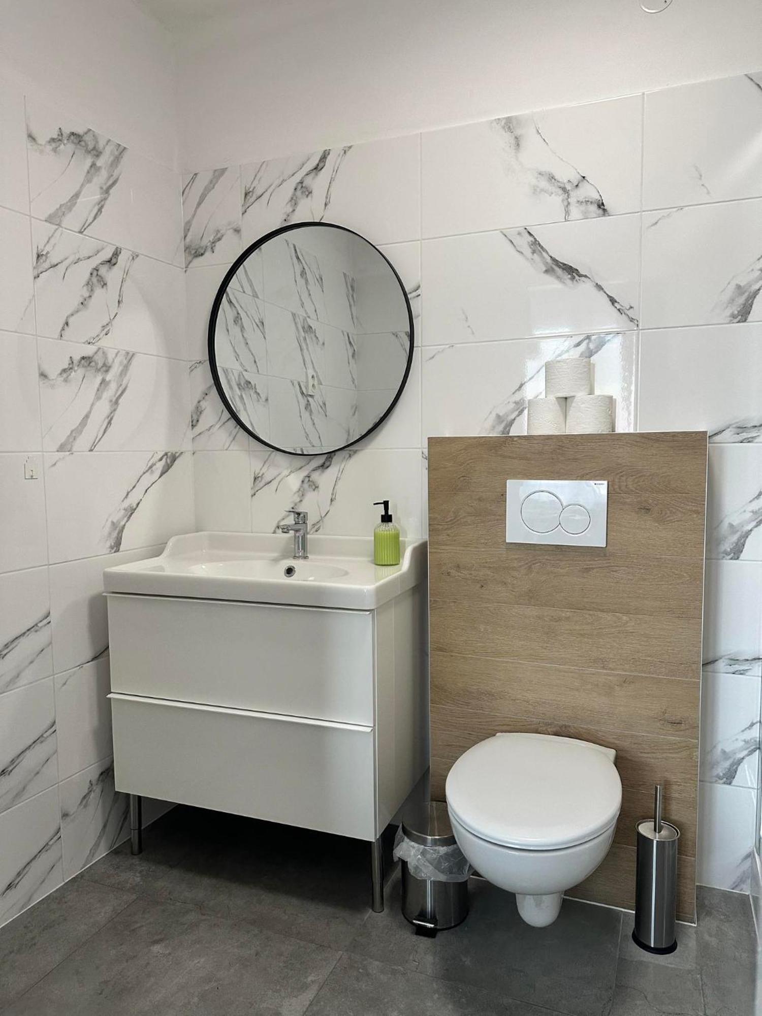Apartmany Berlin - Рокитнице над Ийзероу Екстериор снимка