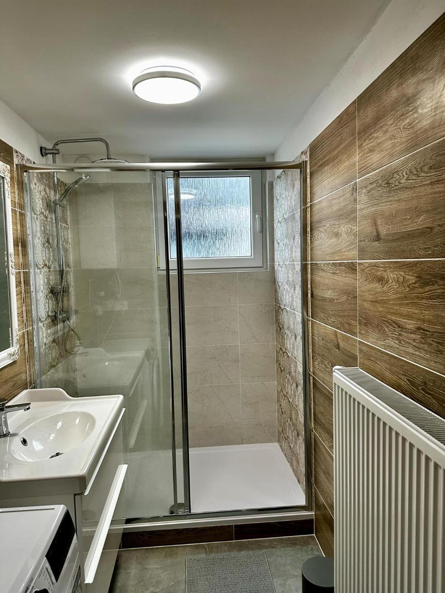 Apartmany Berlin - Рокитнице над Ийзероу Екстериор снимка